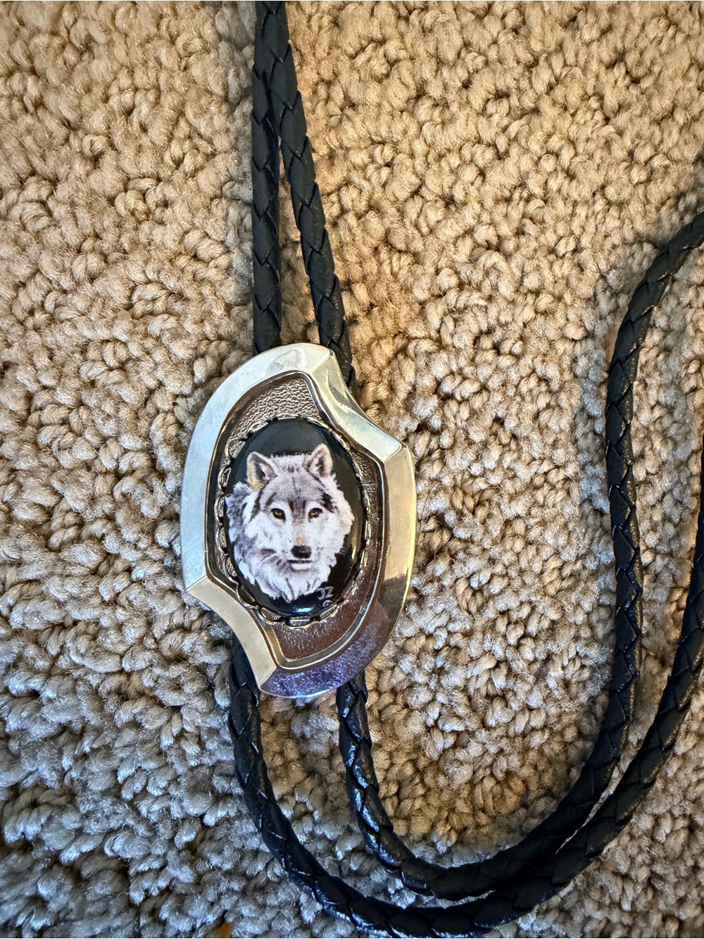 Vintage Black Leather Bolo Tie with Silver and White Wolf - Picture 5 of 8